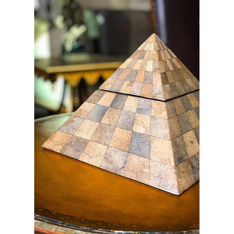 Hộp sơn mài kim tự tháp