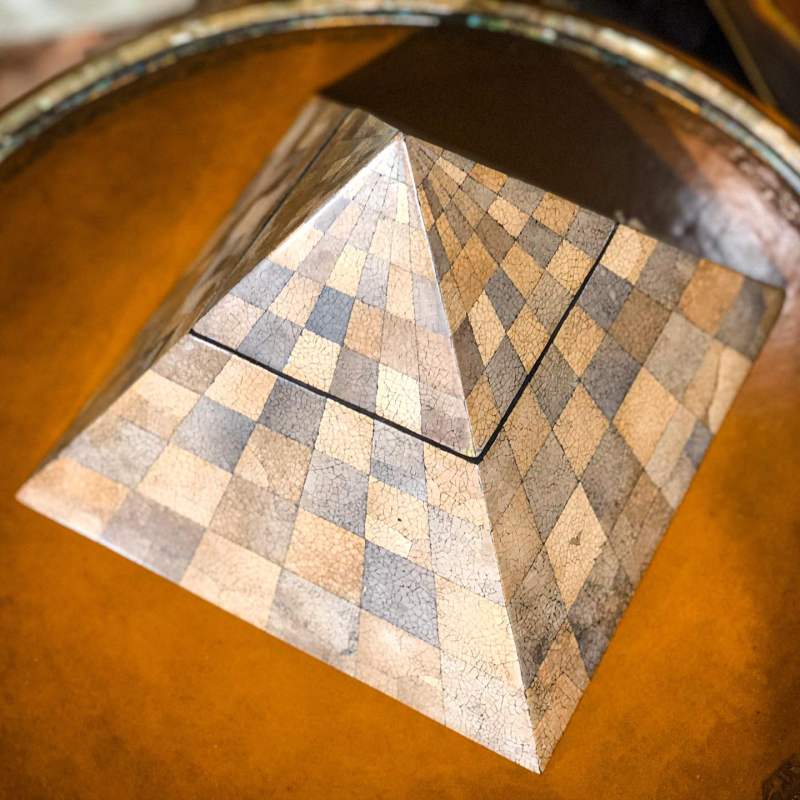 Hộp sơn mài kim tự tháp