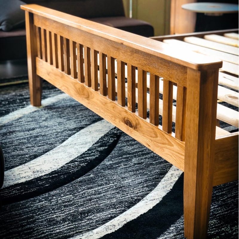 Giường nan đuôi cao chunky