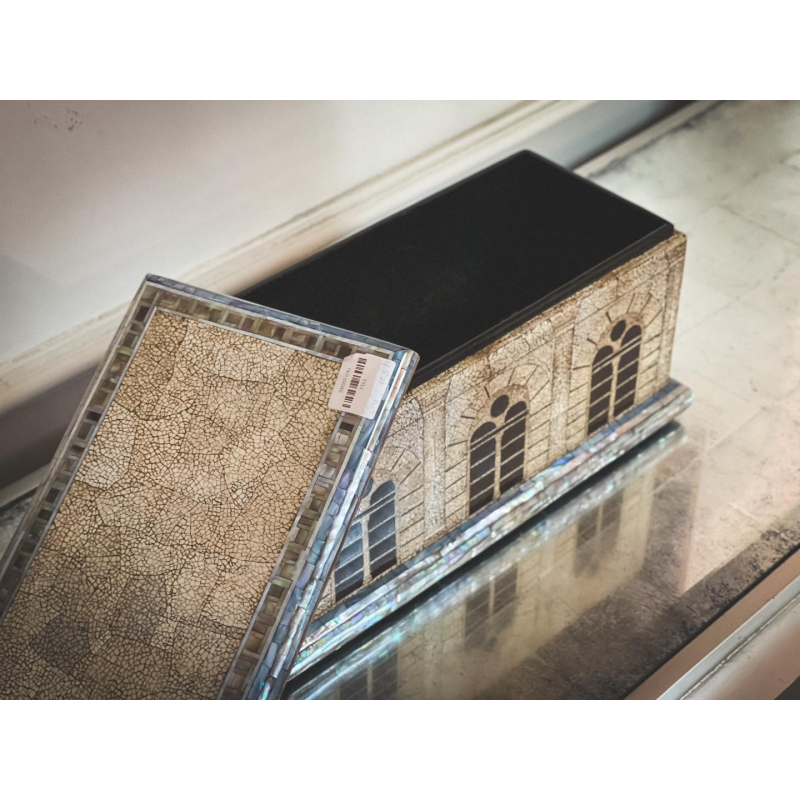 Hộp sơn mài kiến trúc cổ