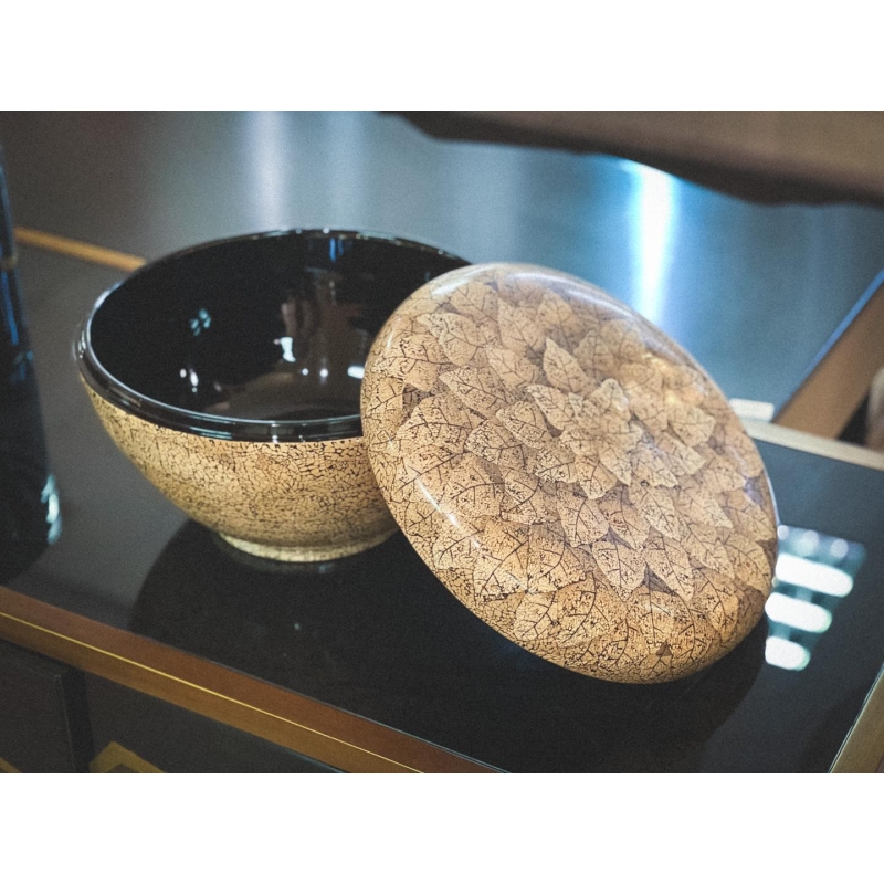 Hộp sơn mài cẩn nhành lá