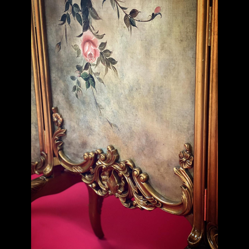 Bình phong hoa hồng