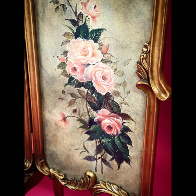 Bình phong hoa hồng