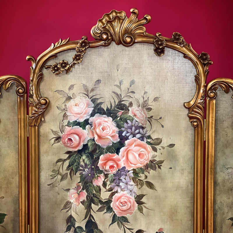 Bình phong hoa hồng