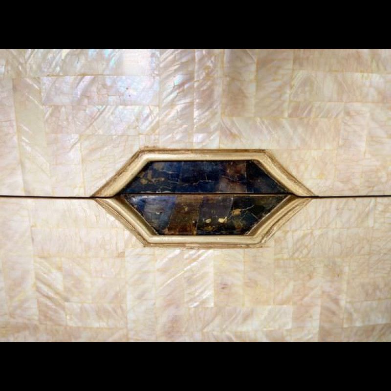 Tủ tivi cẩn ốc trắng