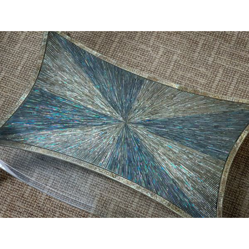 Bàn sơn mài cẩn tia xà cừ