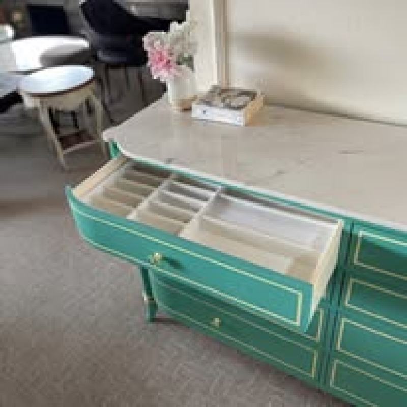 Tủ ngăn kéo xanh mặt đá