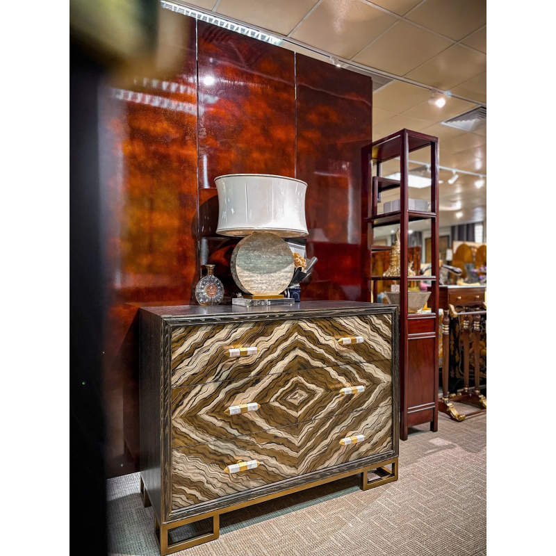 Tủ trang trí họa tiết hình thoi