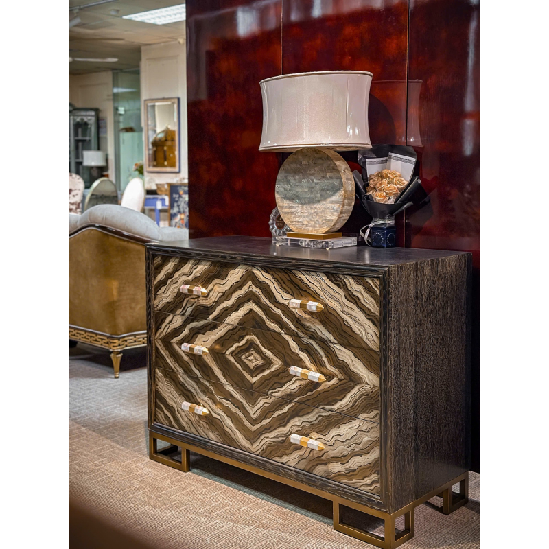 Tủ trang trí họa tiết hình thoi