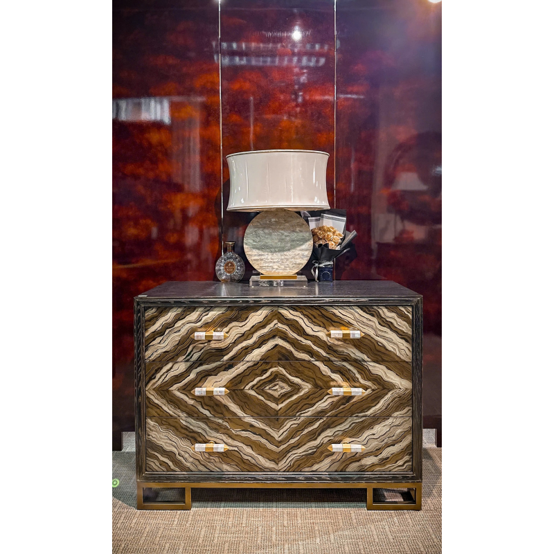 Tủ trang trí họa tiết hình thoi