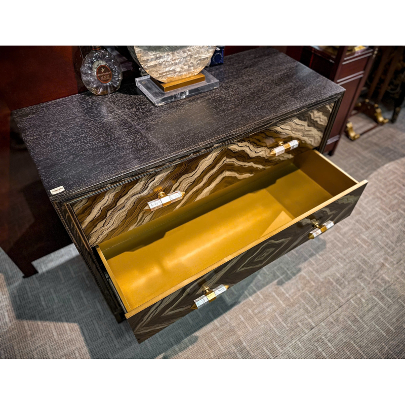 Tủ trang trí họa tiết hình thoi