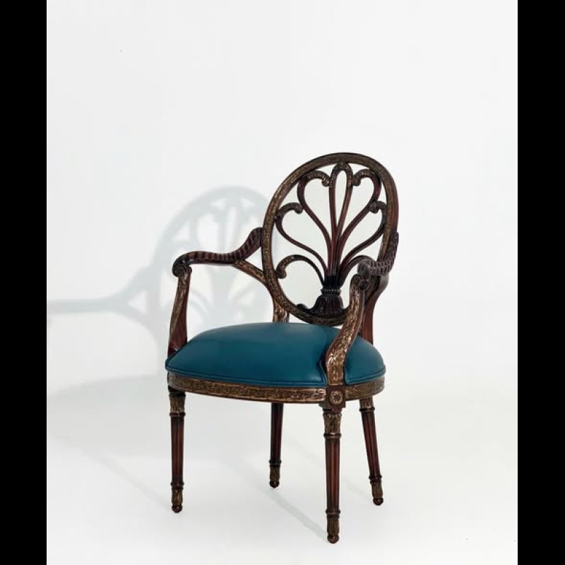 BP Ghế đuôi công