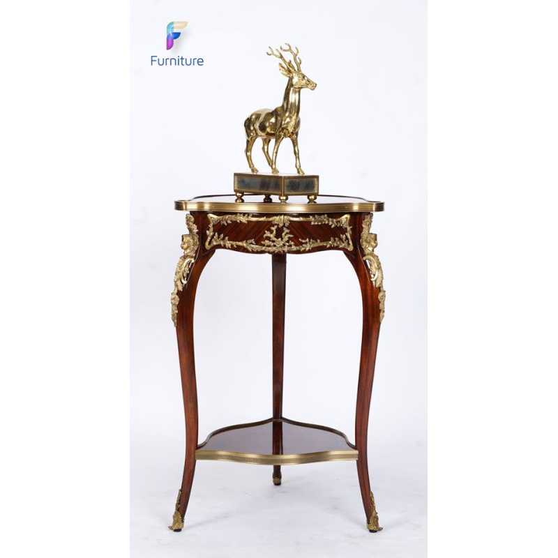 Hươu đồng The Golden Deer