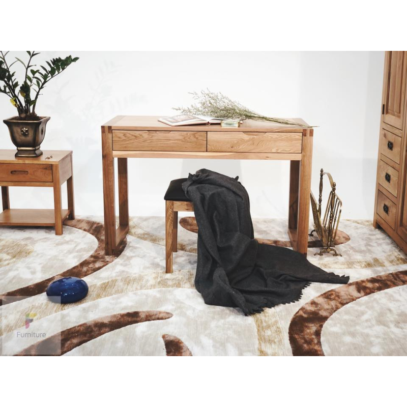 Bàn làm việc chân vuông