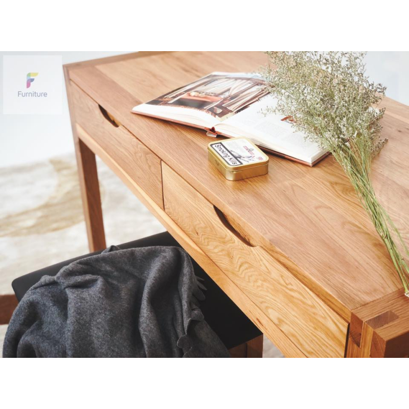 Bàn làm việc chân vuông