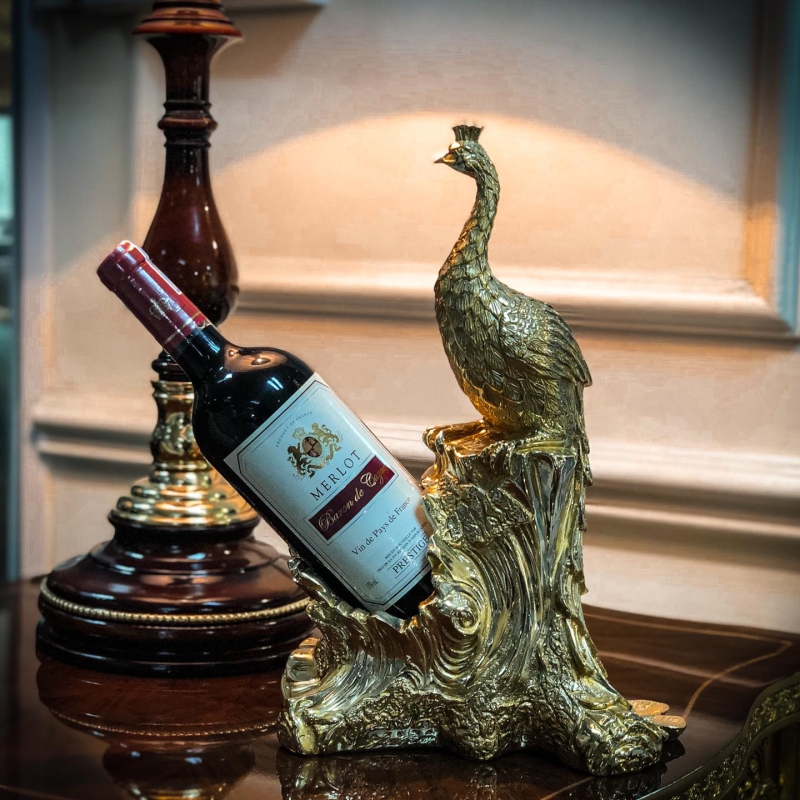 Đế rượu công đồng dáng đứng