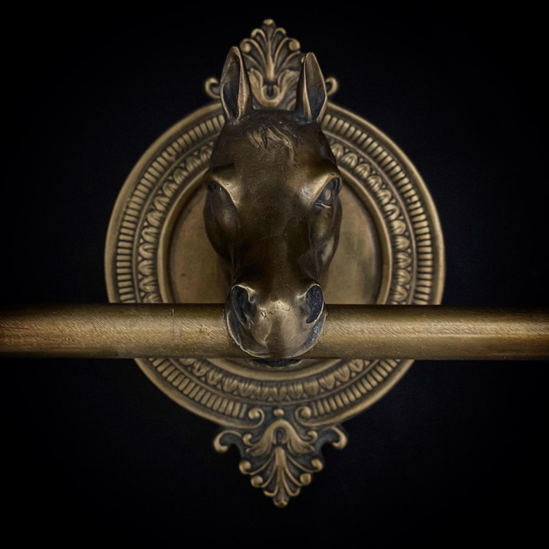 Móc treo áo ngựa đồng